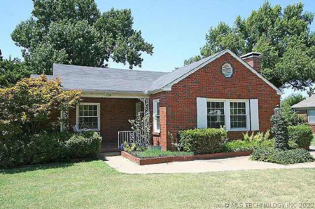 1218 S Pittsburg Avenue Property Photo 1