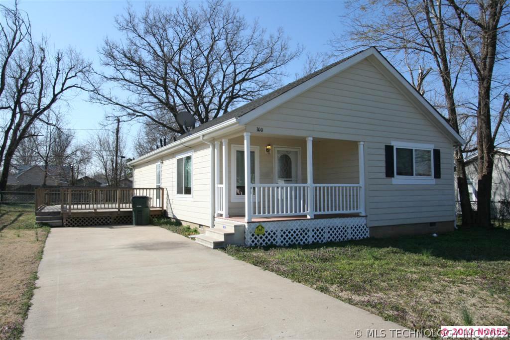 300 W Burnham Avenue Property Photo 1