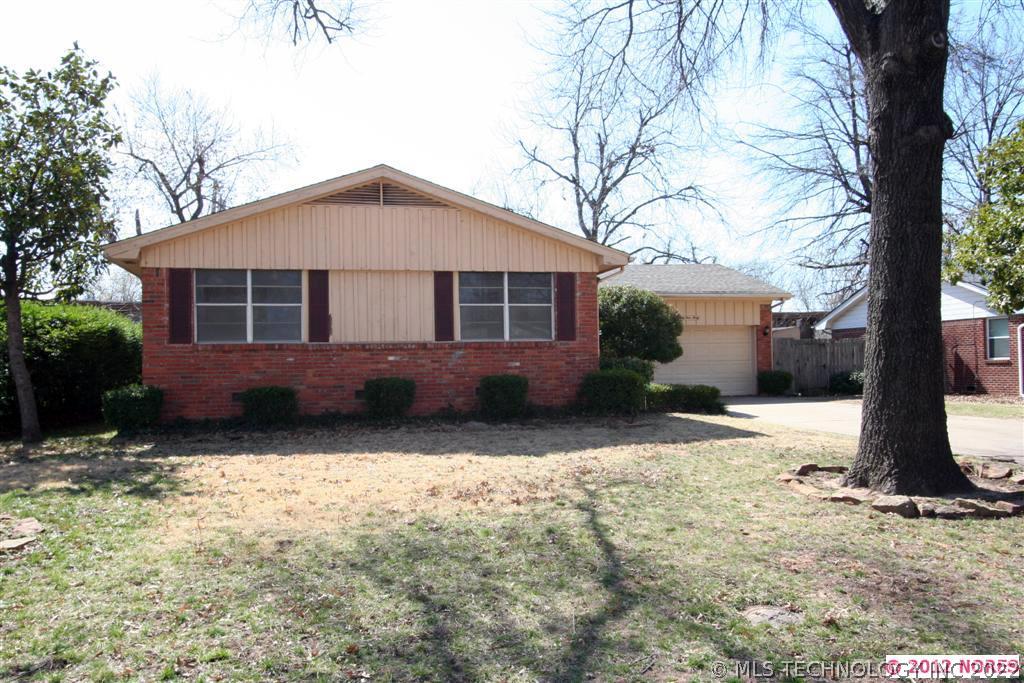 2440 E 54th Street Property Photo 1