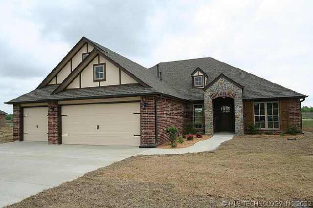 7504 84th Street North Property Photo 1