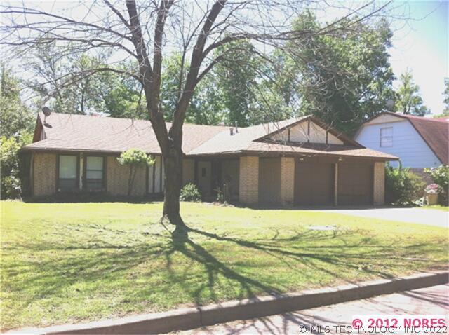 2013 W Oakridge Street Property Photo 1