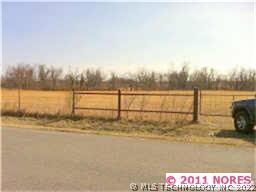 E 106th Street Property Photo 1