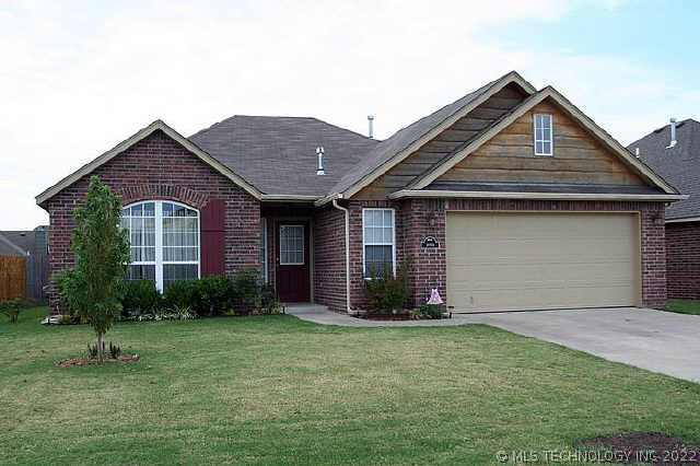 18910 E 49th Place Property Photo 1