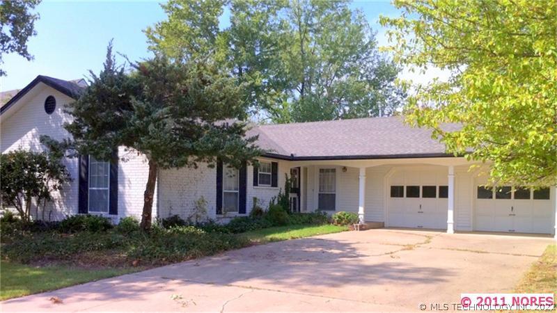 304 N Fir Place Property Photo 1