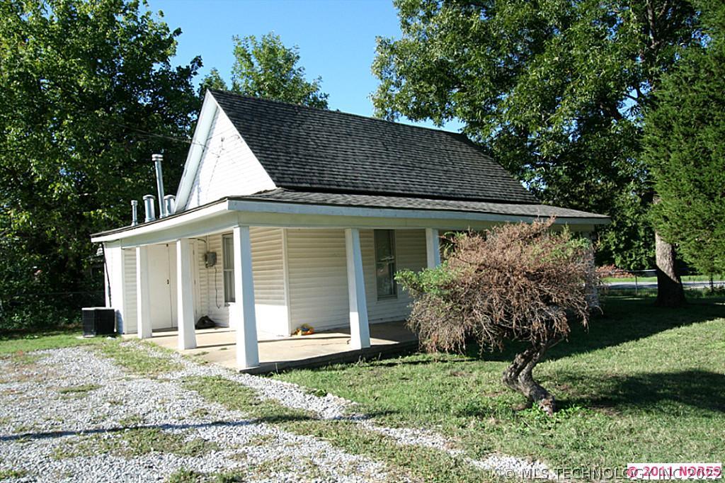 302 E Cleveland Avenue Property Photo 1