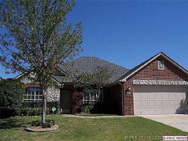 12521 S Cedar Avenue Property Photo 1