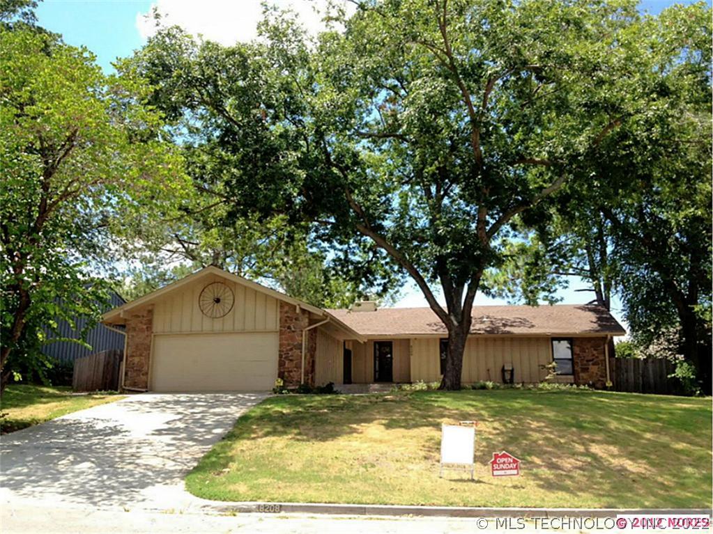 8208 S College Avenue Property Photo 1