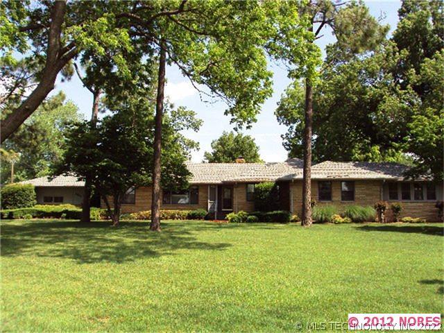 2601 E 75th Street Property Photo 1
