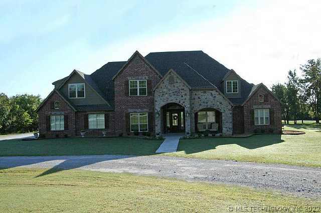 9601 S 33rd West Avenue Property Photo 1