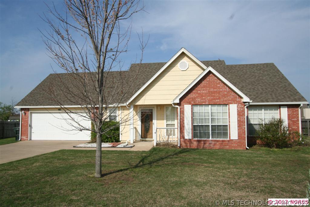 1124 S Hummingbird Circle Property Photo 1