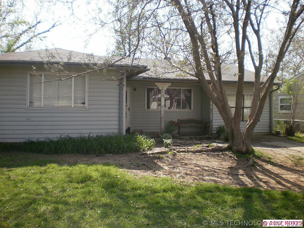 19718 E 3rd Street Property Photo 1