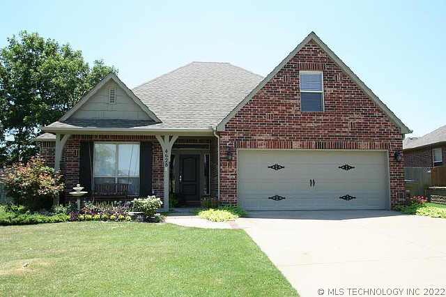 4628 E 143rd Street Property Photo 1