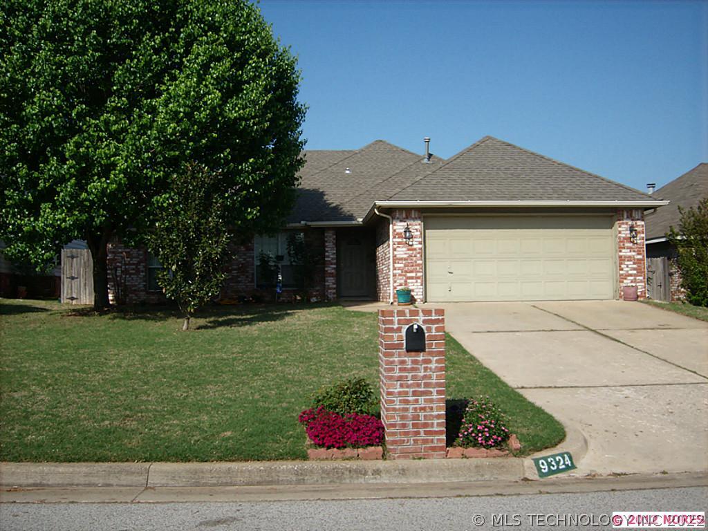 9324 S 85th East Avenue Property Photo 1
