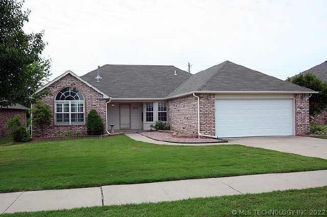3505 E Oakridge Street Property Photo 1