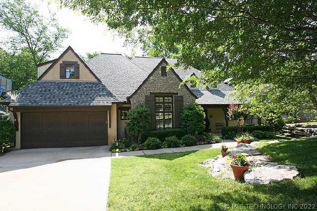 8313 S Urbana Avenue Property Photo 1