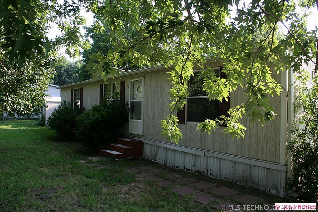 2807 E Madison Place Property Photo 1