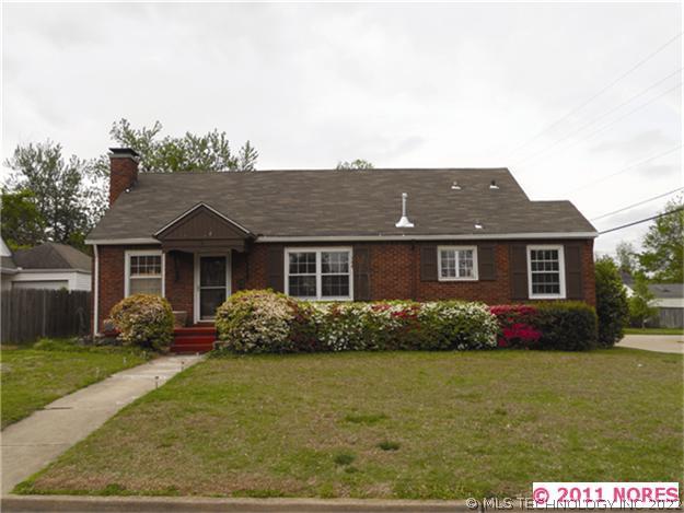 2502 E 18th Street Property Photo 1