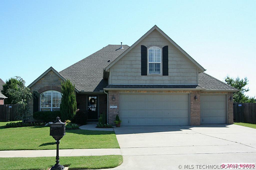 12503 S 1st Street Property Photo 1