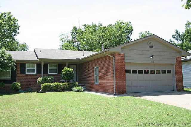 1532 E 60th Street Property Photo 1