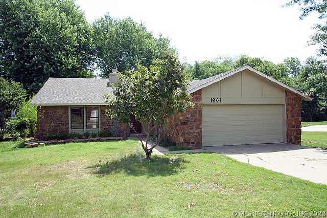 1901 N 24th Street Property Photo 1