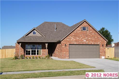 8016 S Gardenia Avenue Property Photo 1