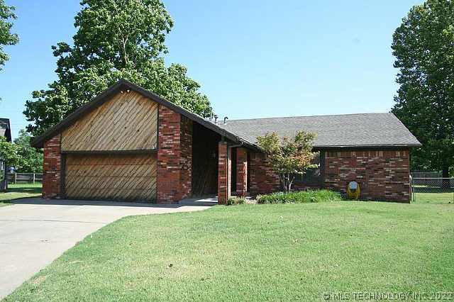2200 S Elder Circle Property Photo 1