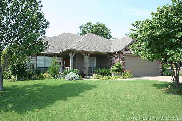 4624 E 143rd Street Property Photo 1