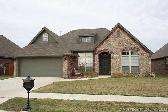 18807 E 47th Street Property Photo 1