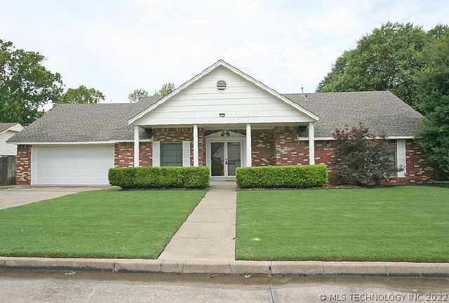 4004 S Juniper Avenue Property Photo 1