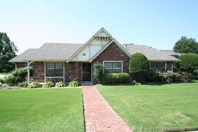 405 E Kingsport Street Property Photo 1