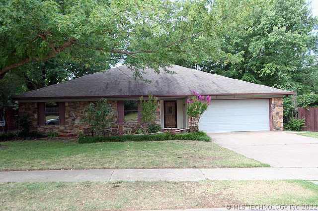 7508 S Juniper Avenue Property Photo 1