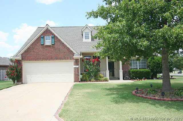 19611 E 48th Street Property Photo 1