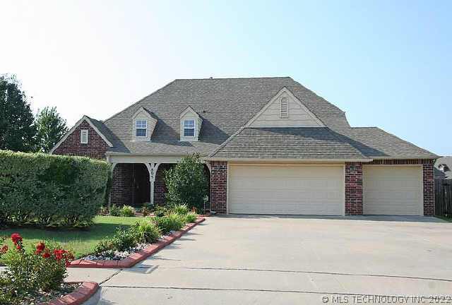 805 W Granger Street Property Photo 1