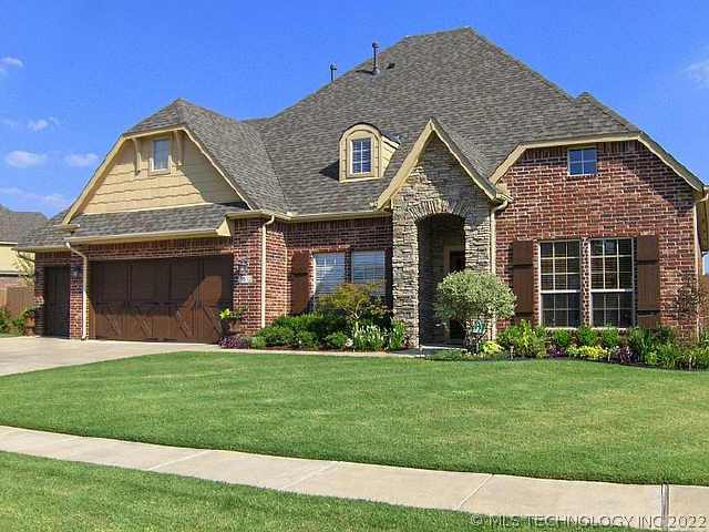 7813 E Dallas Street Property Photo 1
