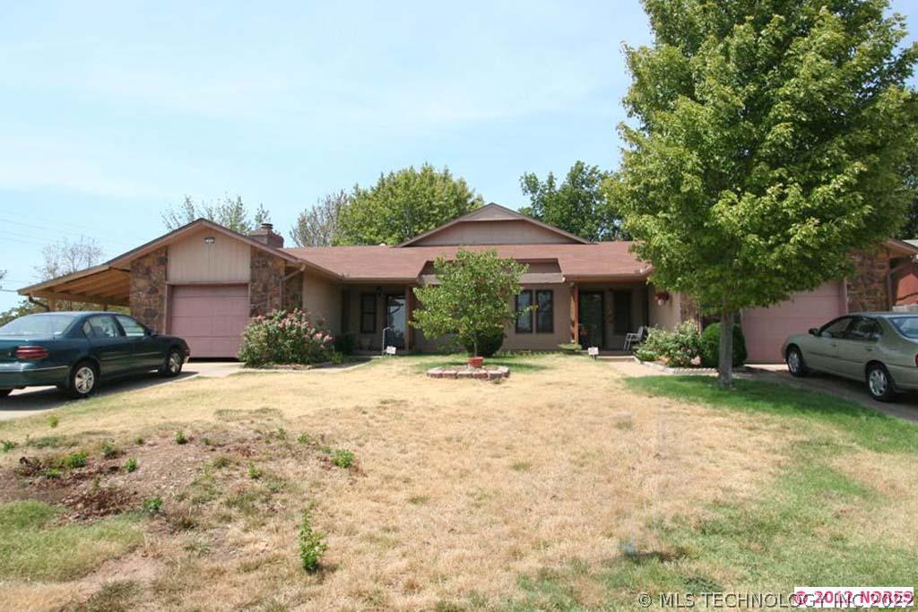 1602-1604 N Hickory Avenue Property Photo 1