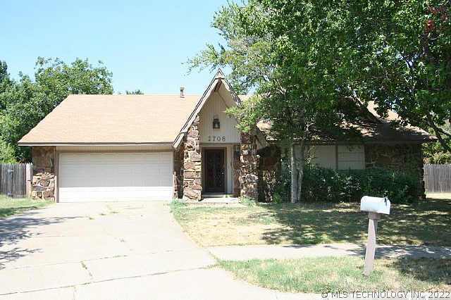 2708 E Jackson Place Property Photo 1