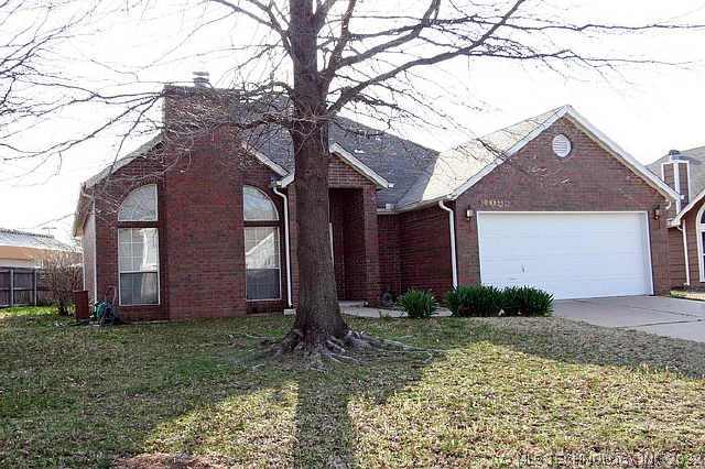 10035 S 94th East Avenue Property Photo 1