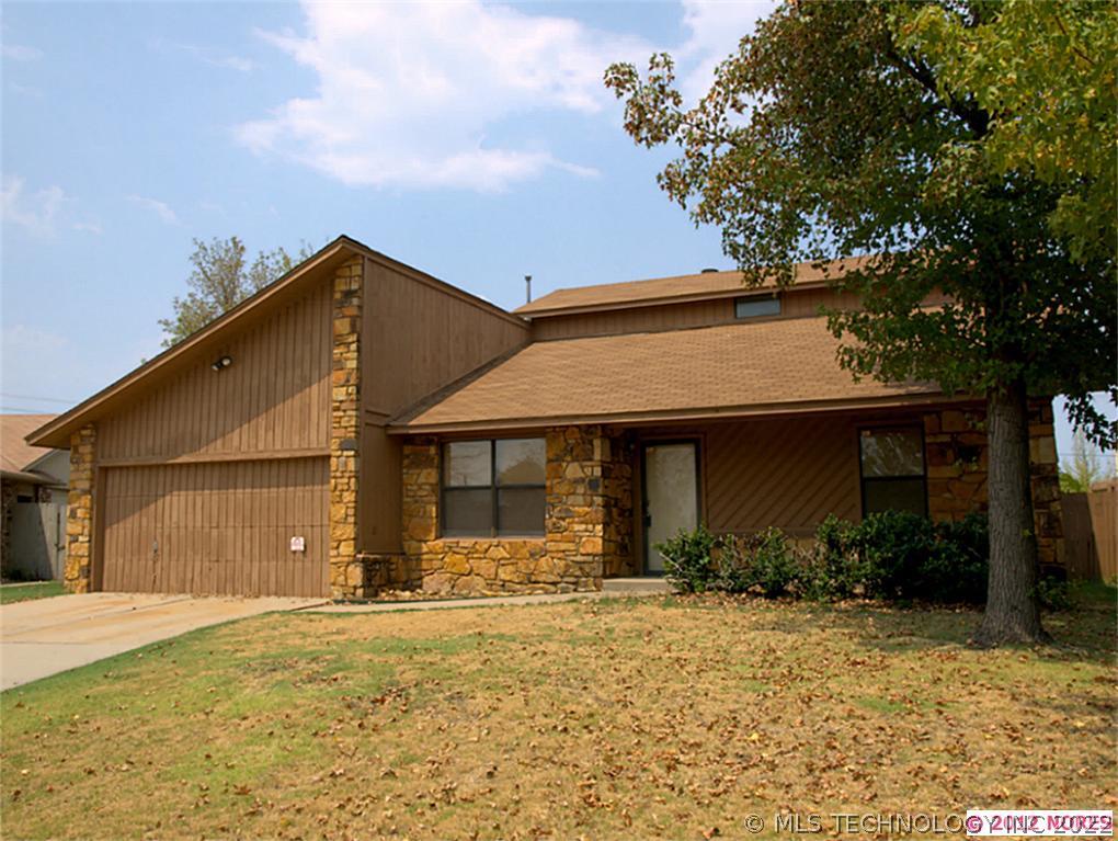 13707 E 31st Place Property Photo 1