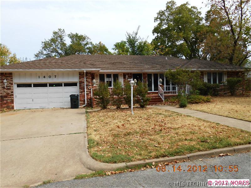 1407 E Fairview Avenue Property Photo 1
