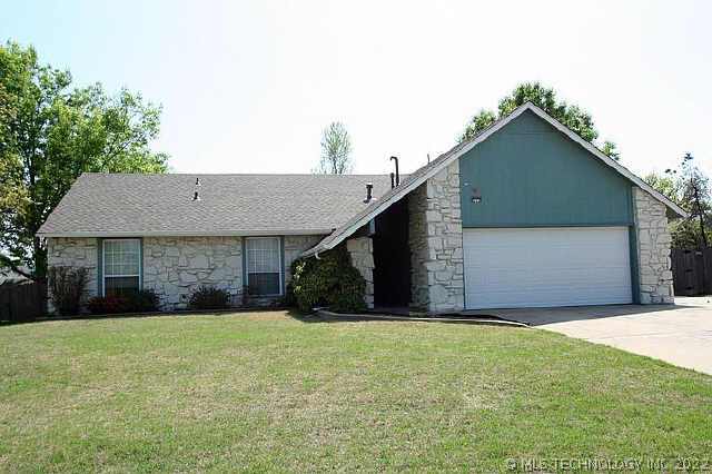 2413 W Ft Worth Street Property Photo 1