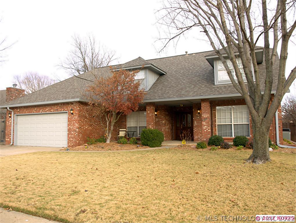 4321 S Beech Avenue Property Photo 1