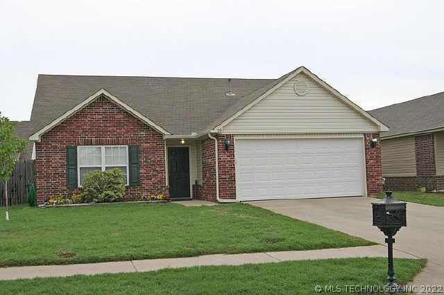 19 E Fairlane Drive Property Photo 1