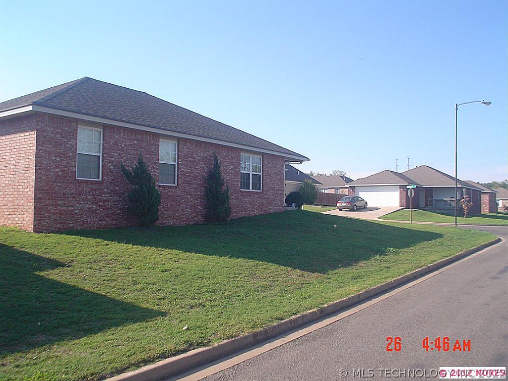 1201 Pebbles Lane Property Photo 1