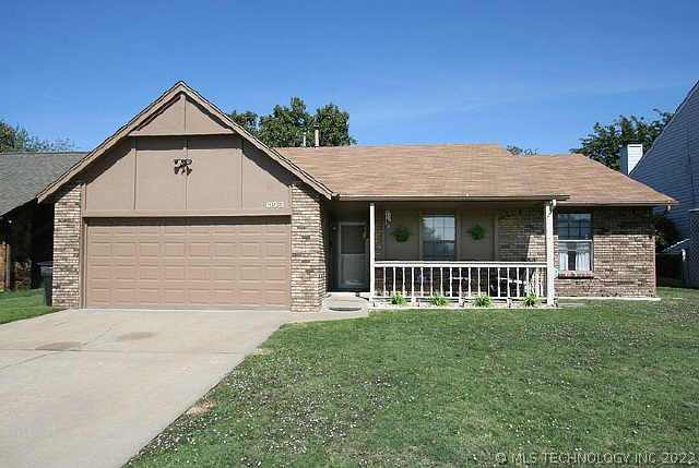 10913 E 67th Street Property Photo 1