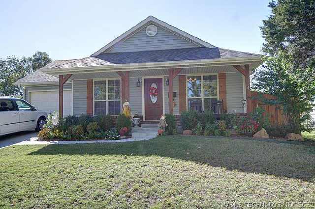 1326 E Dewey Avenue Property Photo 1