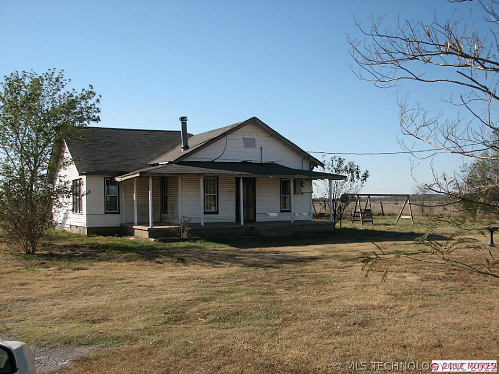 2712 E 191st Street Property Photo 1
