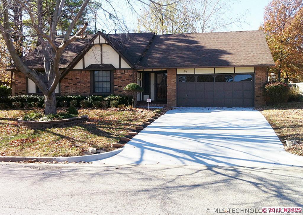 304 S Beech Avenue Property Photo 1