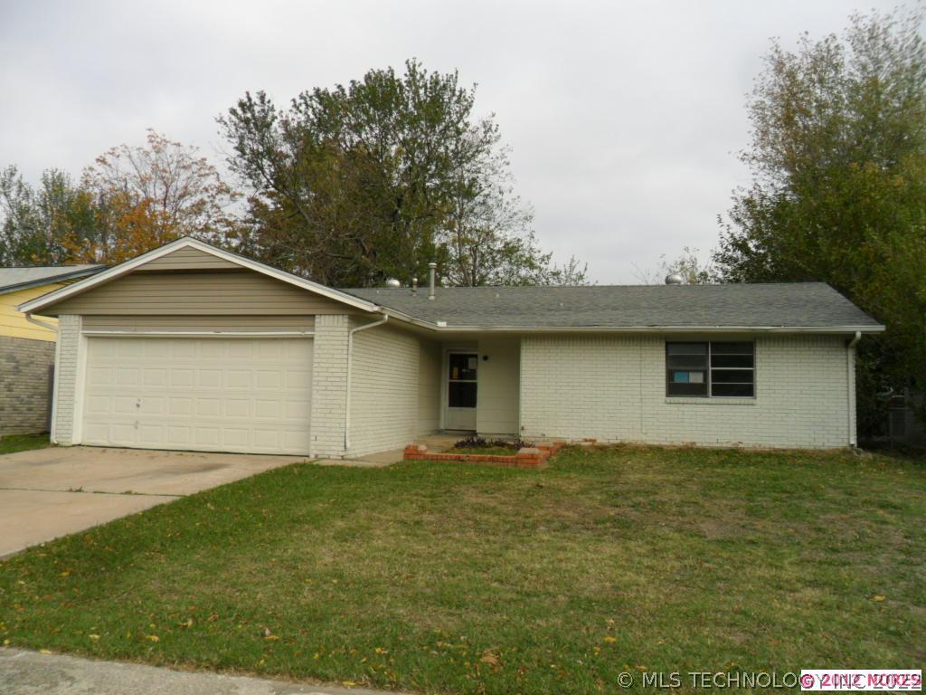 11833 E 62nd Street Property Photo 1