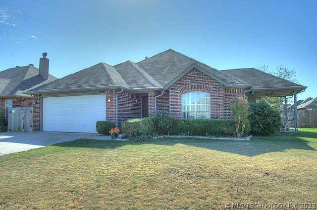 19620 E 39th Street Property Photo 1