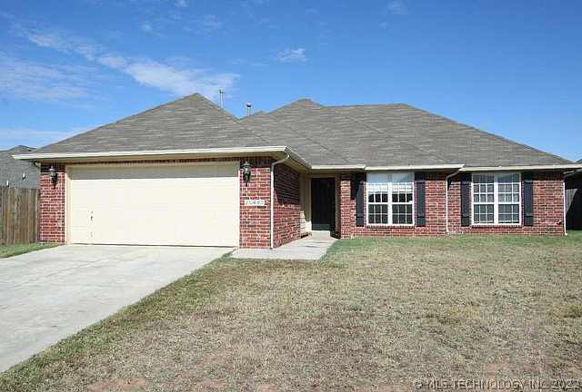 20485 E 33rd Place Property Photo 1